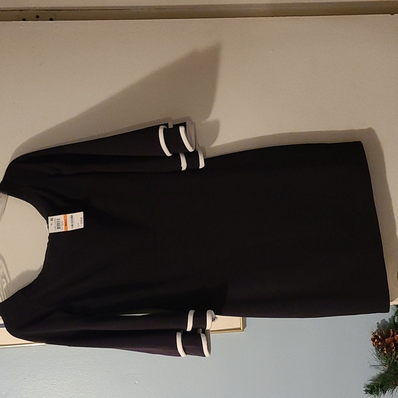 Beautiful Black Dress - Picture 4 of 4